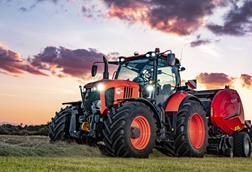 Kubota M7003 Baler