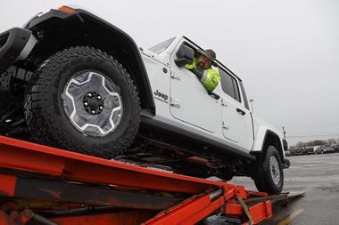 Stellantis Jeep loading vehicle logistics