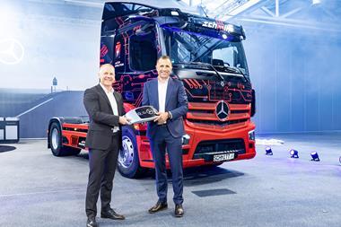 eActros_Ronald Ott, Head of Sales Trucks Mercedes-Benz and FUSO Germany and Rainer Schmitt, Managing Partner of Logistik Schmitt