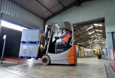 Chep_boxes_forklift