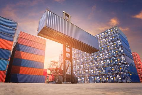 shutterstock_container yard reach grabber