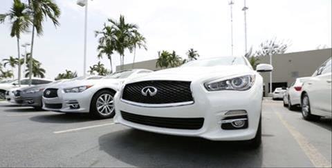 280829_infiniti_dealership_36706