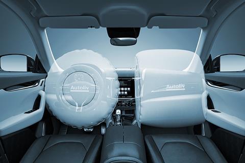 Products_Interior_DAB+PAB_in car_blue