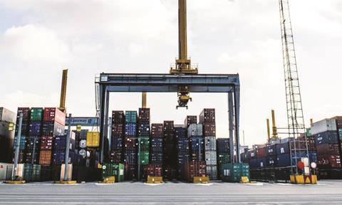 ASC operating on containers at Antwerp Gateway