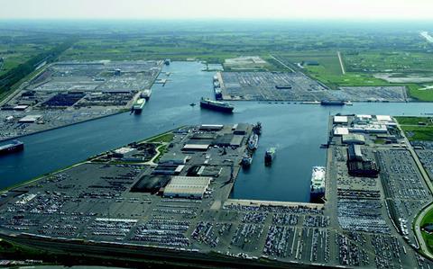p34 Port of Zeebrugge Picture 2